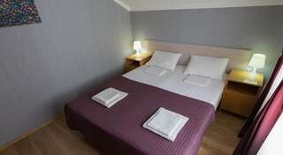 Гостиница Guest House Nika Сочи Бюджетный двухместный номер с 1 кроватью или 2 отдельными кроватями, внешняя ванная комната-4