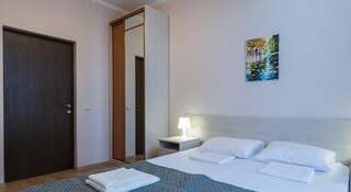 Гостиница Guest House Nika Сочи Стандартный семейный номер с видом на море-8
