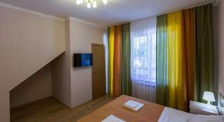 Гостиница Guest House Nika Сочи Двухместный номер с 1 кроватью или 2 отдельными кроватями, боковой вид на море-8