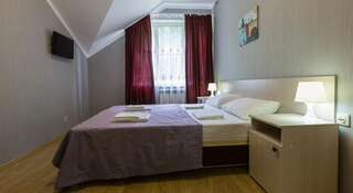 Гостиница Guest House Nika Сочи Бюджетный двухместный номер с 1 кроватью или 2 отдельными кроватями, внешняя ванная комната-14