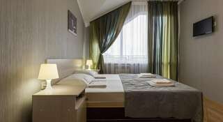 Гостиница Guest House Nika Сочи Бюджетный двухместный номер с 1 кроватью или 2 отдельными кроватями, внешней ванной комнатой, балконом и видом на море-5