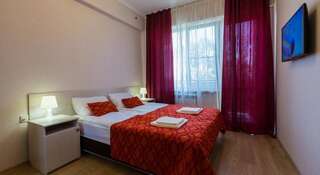 Гостиница Guest House Nika Сочи Стандартный семейный номер с видом на море-2