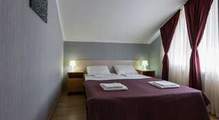 Гостиница Guest House Nika Сочи Бюджетный двухместный номер с 1 кроватью или 2 отдельными кроватями, внешняя ванная комната-5