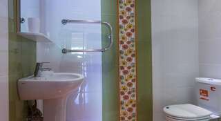 Гостиница Guest House Nika Сочи Стандартный семейный номер с видом на море-6