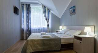 Гостиница Guest House Nika Сочи Бюджетный двухместный номер с 1 кроватью или 2 отдельными кроватями, внешняя ванная комната-11