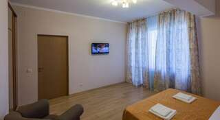 Гостиница Guest House Nika Сочи Большой семейный номер с видом на море-7